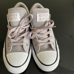 Converse ladies size 6